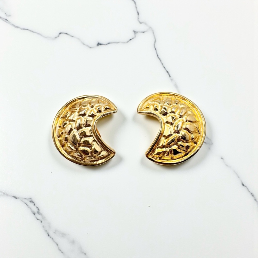 Vintage Paolo Gucci Chunky Gold Tone Statement Textured Crescent Earrings